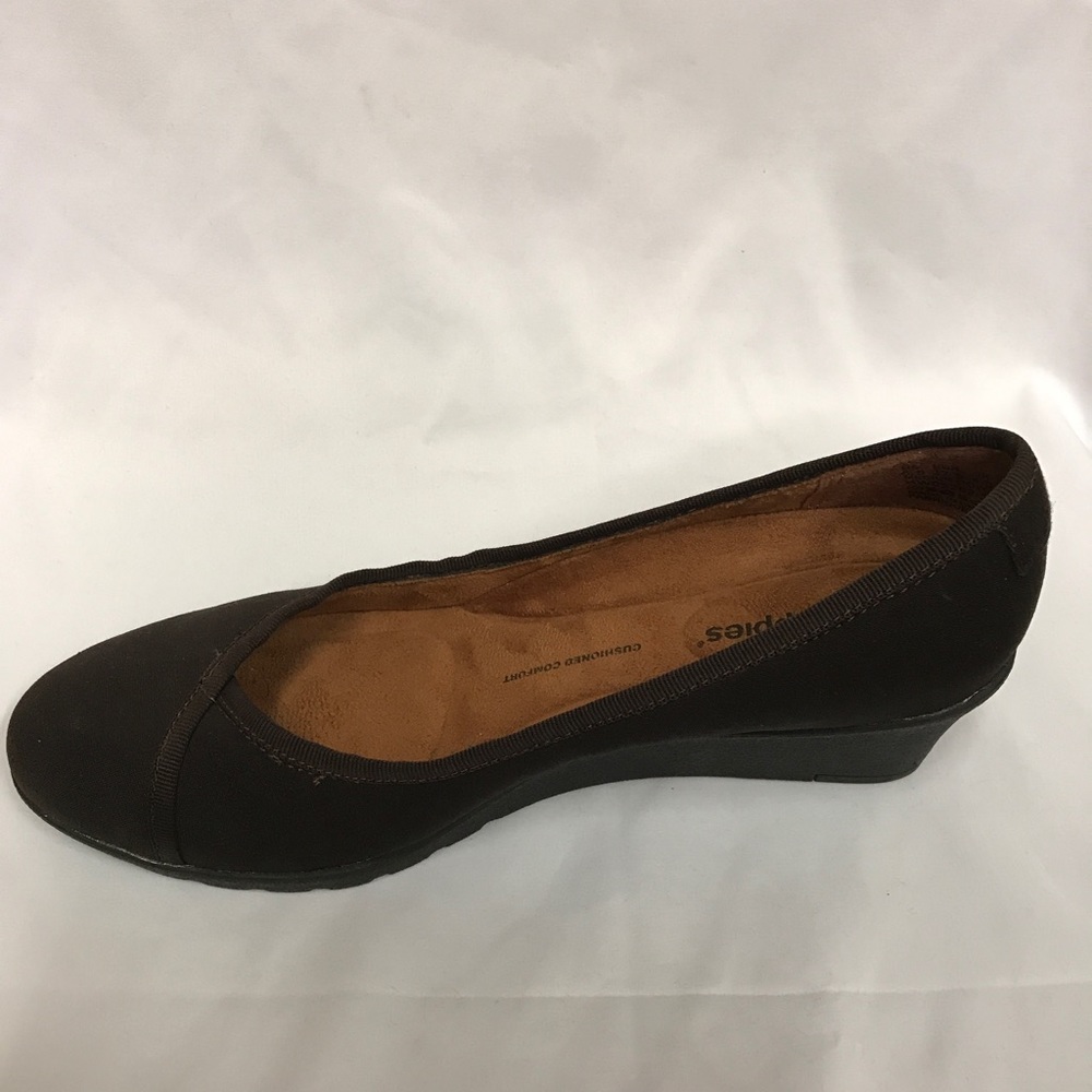 New hush puppies shoe with low wedge